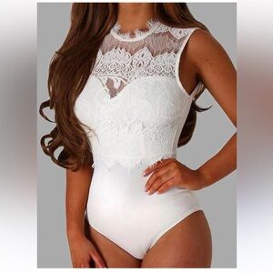 Lingerie Lace Bodysuit snap crotch women’s size XS white mock neck NWOT